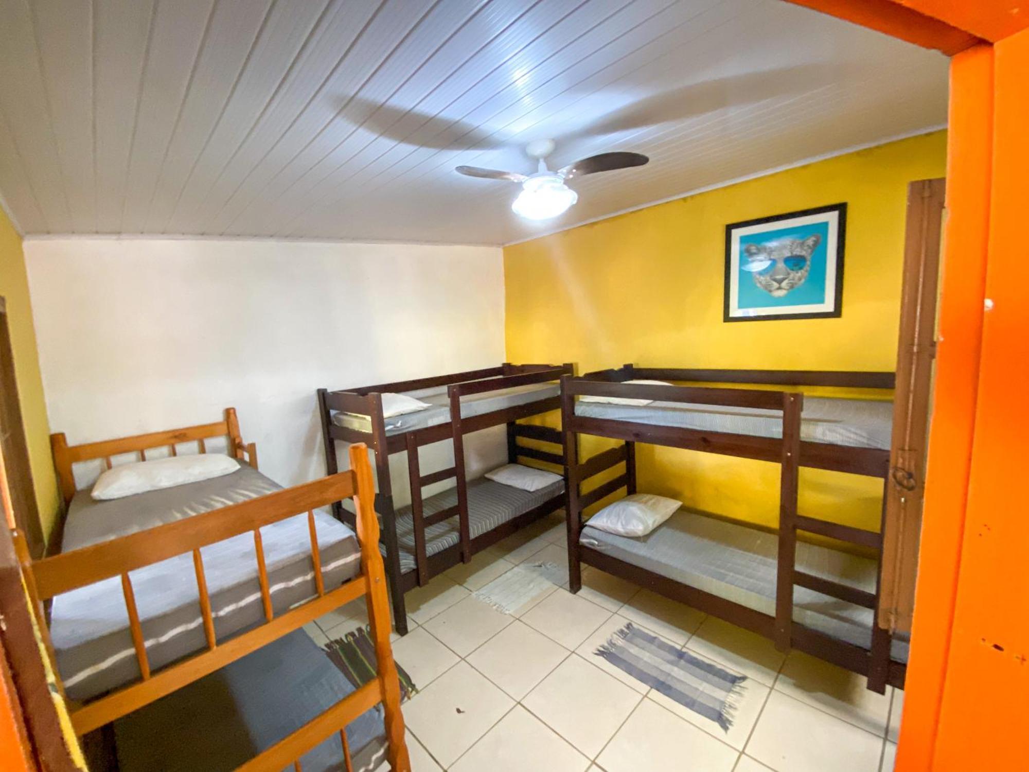 Sintonia Surf Hostel E Bar Ubatuba Rum bild