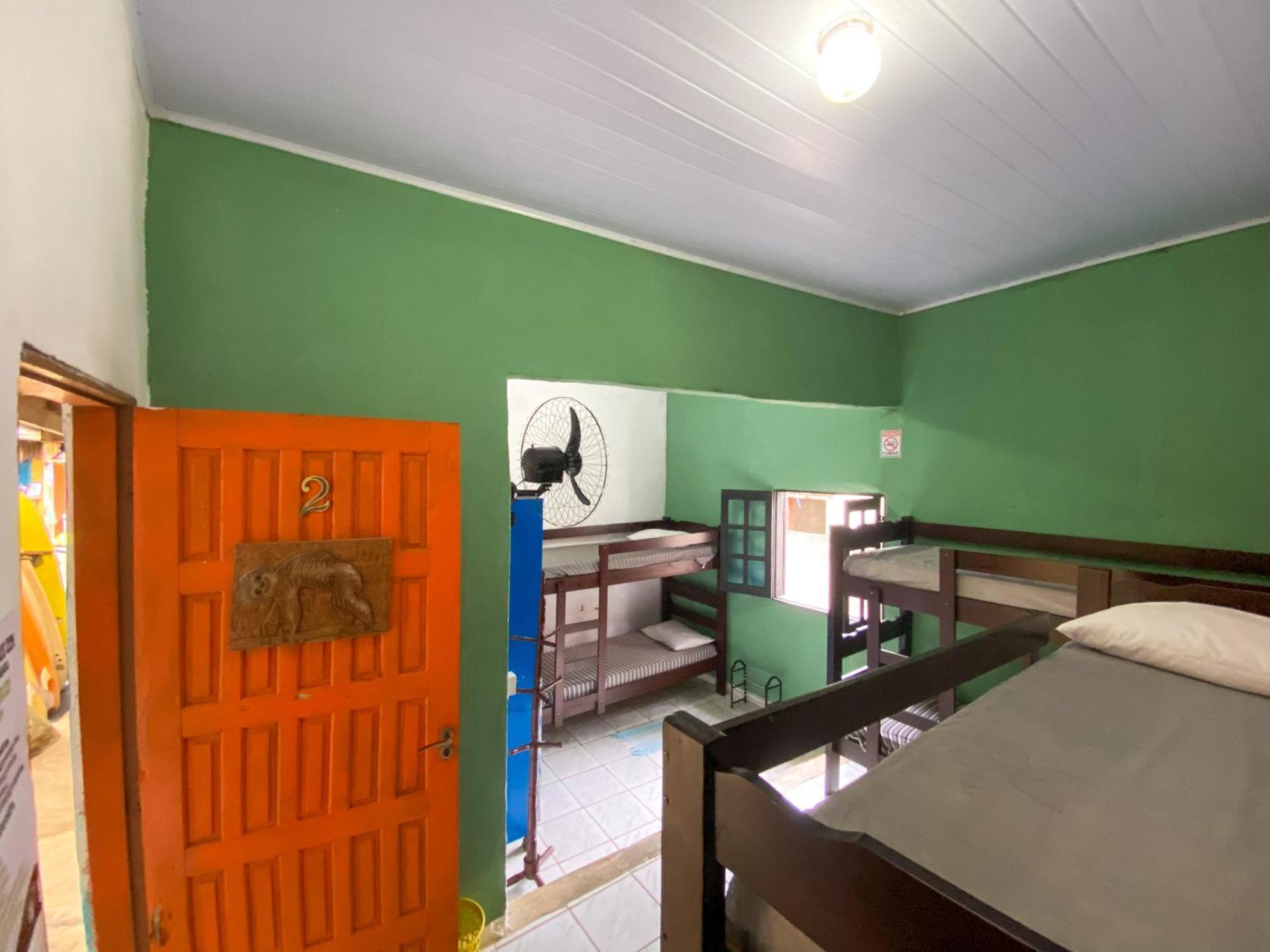 Sintonia Surf Hostel E Bar Ubatuba Rum bild